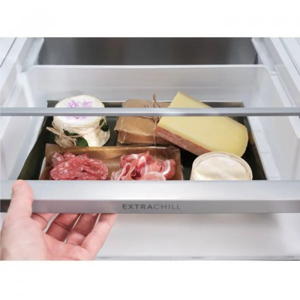 Двухкамерный холодильник Electrolux LNT7ME36X3
