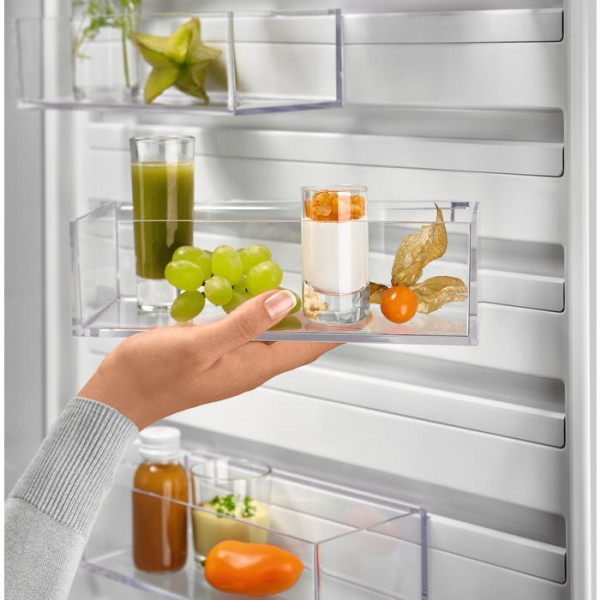 Двухкамерный холодильник Electrolux LNT7ME36X3