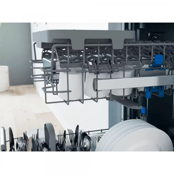 Посудомоечная машина Indesit DSFO3T224C