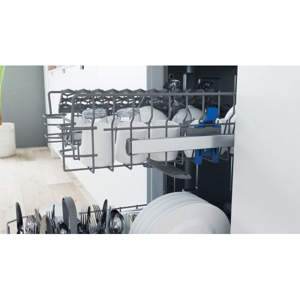 Вбудована посудомийна машина Indesit DSIE2B10