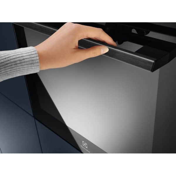 Электрический духовой шкаф Electrolux EOC6P77H