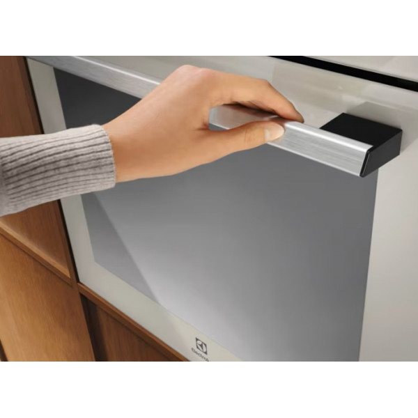 Электрический духовой шкаф Electrolux LOE8F38S