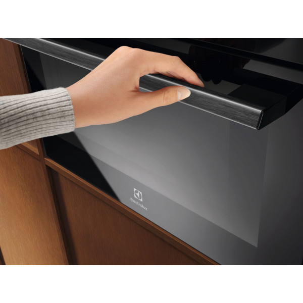 Электрический духовой шкаф Electrolux LVL8E09Z