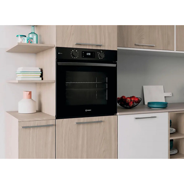 Электрический духовой шкаф Indesit IO258HSB