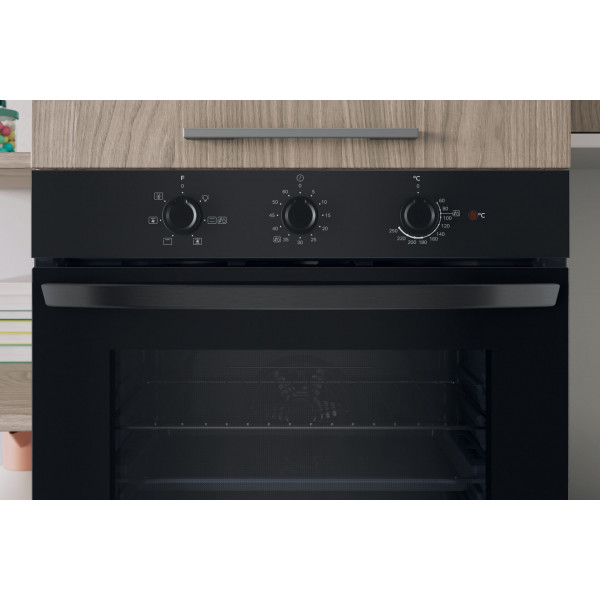 Электрический духовой шкаф Indesit IO235HB