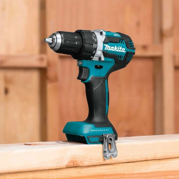Шуруповерт Аккумуляторный дрель-шуруповерт Makita DDF484RTE