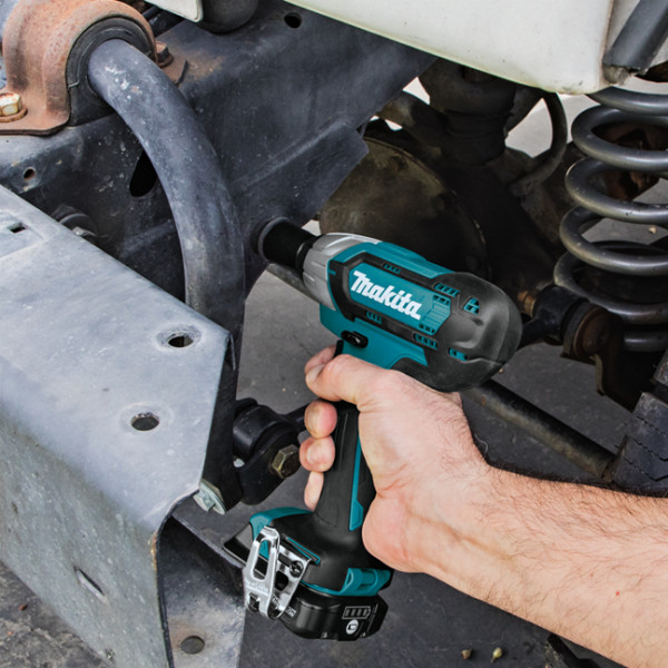Шуруповерт Акумуляторний ударний гайковерт Makita TW140DZ CXT