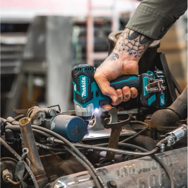 Шуруповерт Аккумуляторный ударный гайковерт Makita TW161DZ CXT