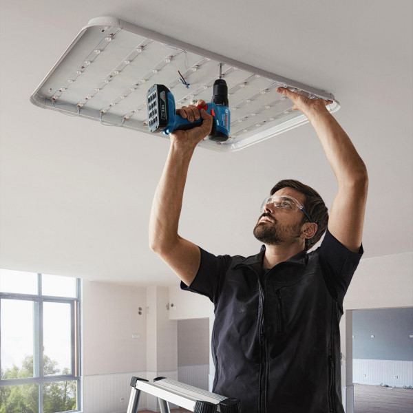 Шуруповерт Аккумуляторный дрель-шуруповерт Bosch Professional GSR 185-LI