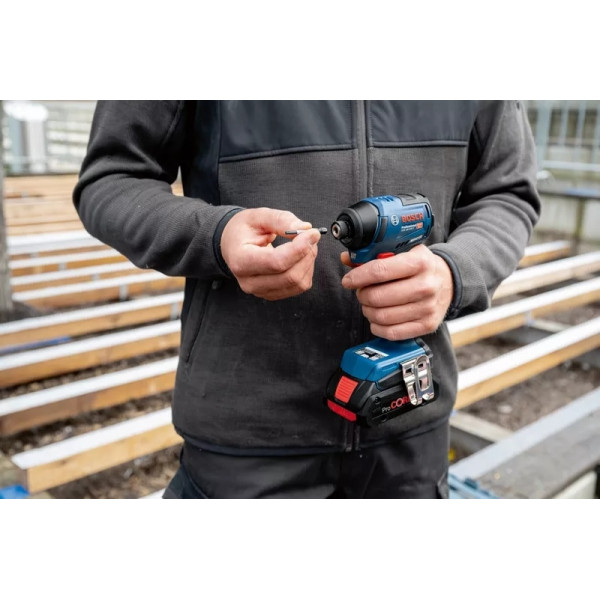 Шуруповерт Акумуляторний ударний гвинтоверт Bosch Professional GDR 18V-220 C