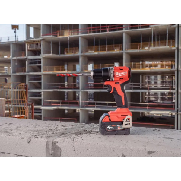 Шуруповерт Аккумуляторный ударная дрель-шуруповерт Milwaukee М18 BLPDRC-422С