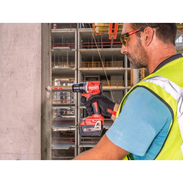Шуруповерт Аккумуляторный дрель-шуруповерт Milwaukee M18 BLPDRC-502C
