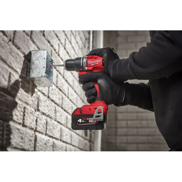 Шуруповерт Аккумуляторный дрель-шуруповерт Milwaukee M18 BLPDRC-0X