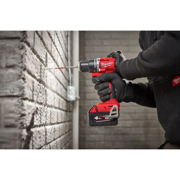 Шуруповерт Аккумуляторный дрель-шуруповерт Milwaukee M18 BLPDRC-0X