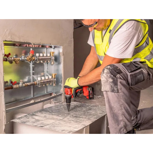 Шуруповерт Аккумуляторный дрель-шуруповерт Milwaukee M18 BLDDRC-0