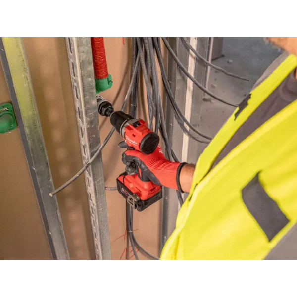 Шуруповерт Аккумуляторный дрель-шуруповерт Milwaukee M18 BLDDRC-0
