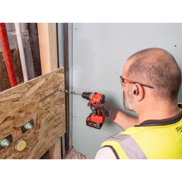 Шуруповерт Аккумуляторный дрель-шуруповерт Milwaukee M18 BLDDRC-0