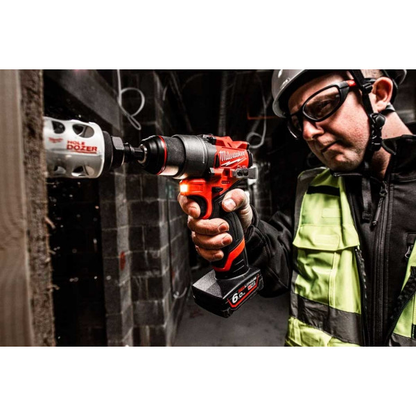 Шуруповерт Аккумуляторный дрель-шуруповерт Milwaukee M12 FDD2-0