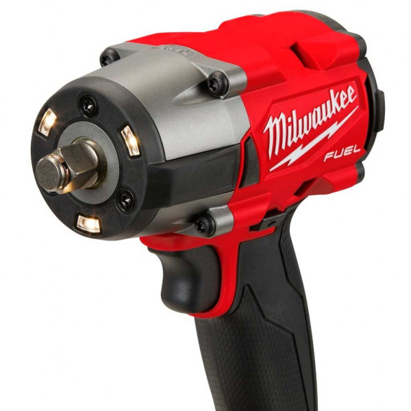 Шуруповерт Аккумуляторный ударный гайковерт Milwaukee M18 FMTIW2F12-502X