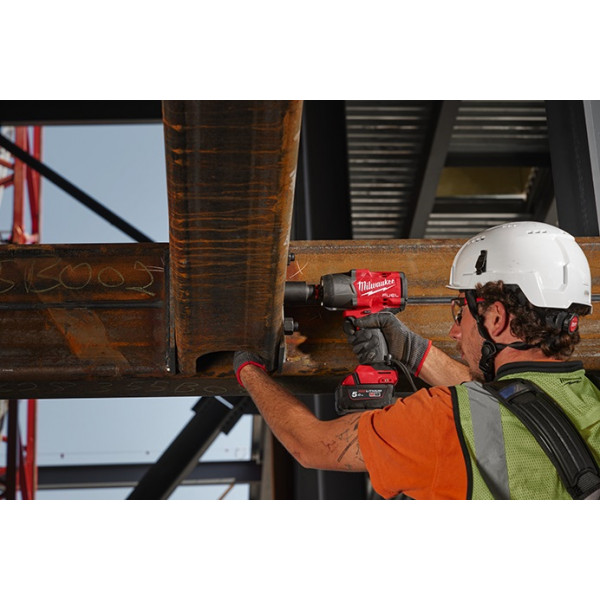 Шуруповерт Аккумуляторный ударный гайковерт Milwaukee M18 FHIW2F12-502X