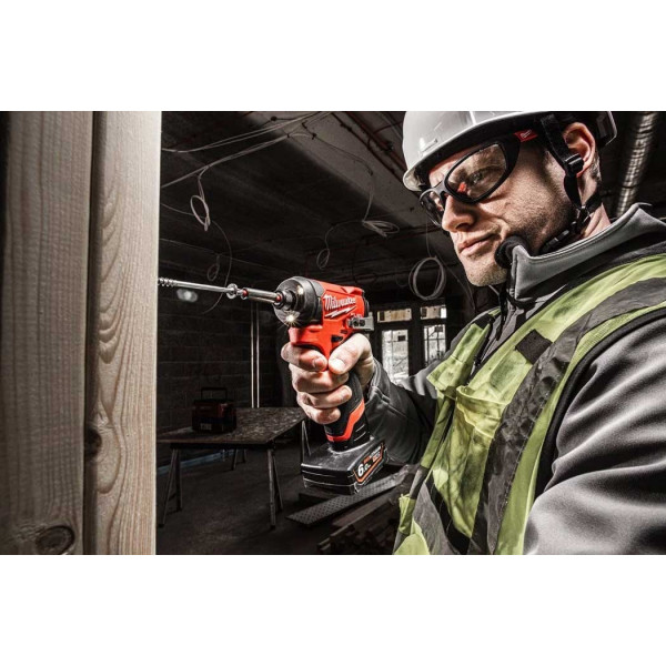 Шуруповерт Аккумуляторный ударный винтоверт Milwaukee M12 FID2-0