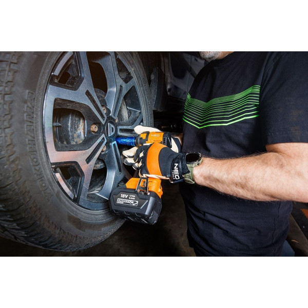Шуруповерт Акумуляторний ударний гайковерт Neo Tools 04-613