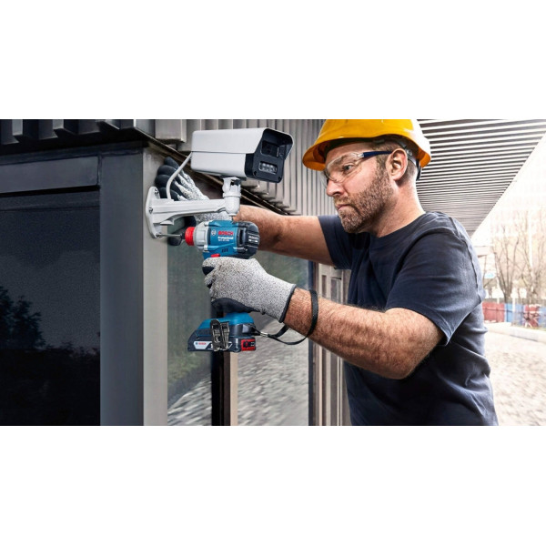 Шуруповерт Аккумуляторный ударный винтоверт Bosch Professional GDR 18V-215