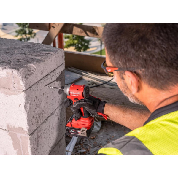 Шуруповерт Аккумуляторный ударный винтоверт Milwaukee M18 BLIDRC-402C