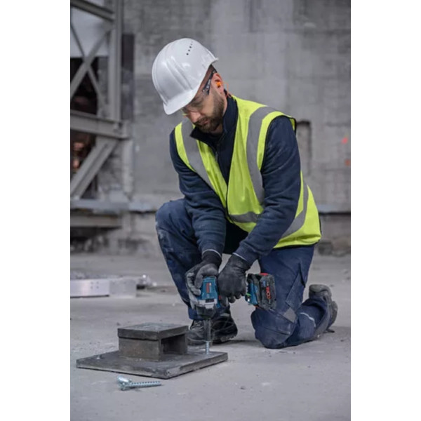 Шуруповерт Аккумуляторный ударный гайковерт Bosch Professional GDS 18V-750C