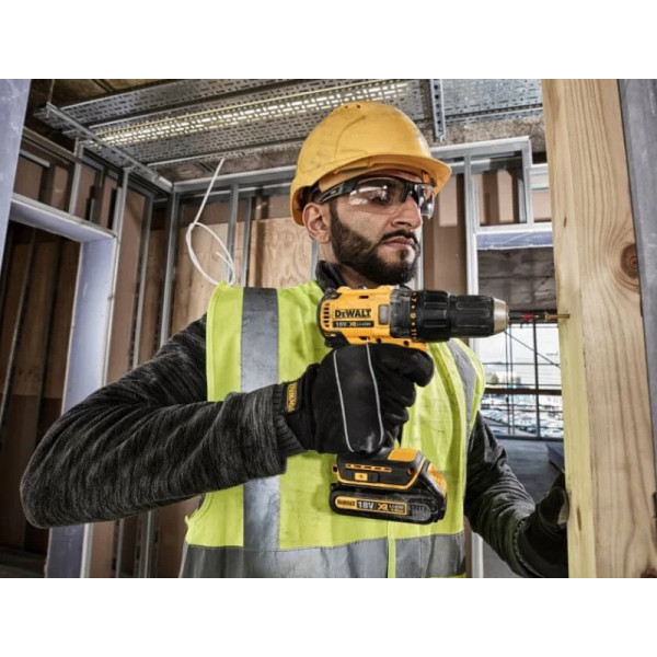 Шуруповерт Акумуляторний дриль-шуруповерт DeWALT DCD777D2T