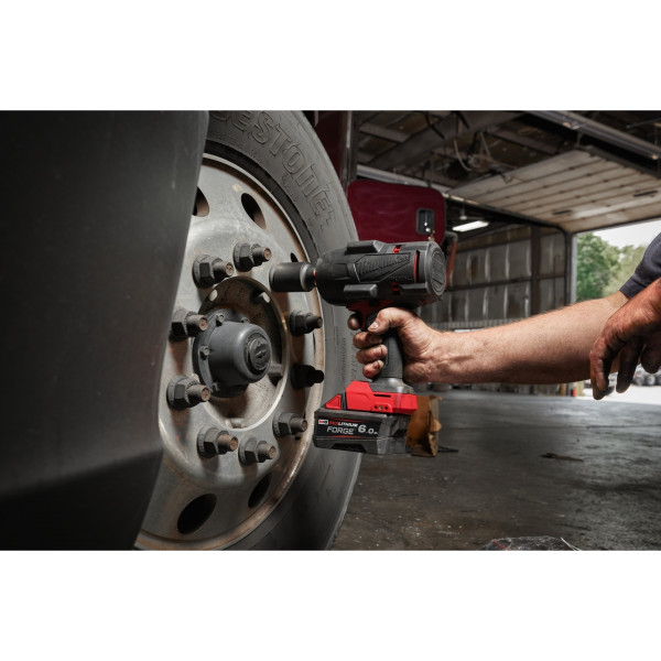Шуруповерт Аккумуляторный ударный гайковерт Milwaukee M18 FHIW2F12-0X