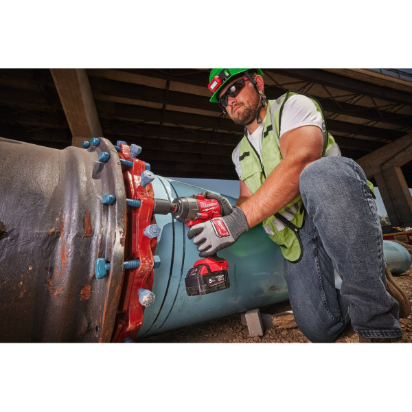 Шуруповерт Аккумуляторный ударный гайковерт Milwaukee M18 FHIW2F12-0X