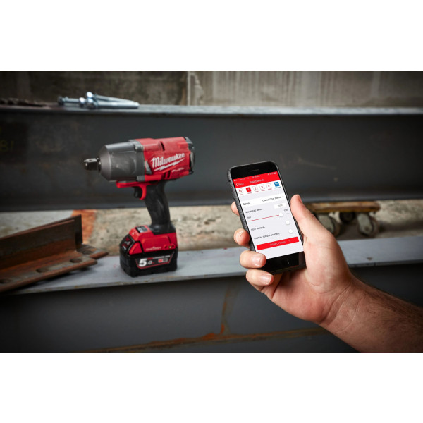Шуруповерт Аккумуляторный ударный гайковерт Milwaukee M18 FUEL ONEFHIWF34-0
