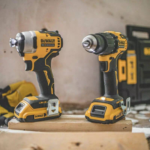 Шуруповерт Набор аккумуляторного инструмента DeWALT DCK2062D2T