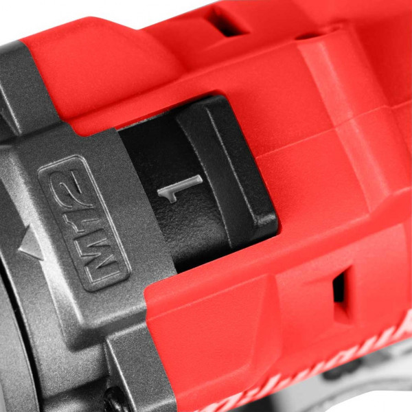 Шуруповерт Аккумуляторный дрель-шуруповерт Milwaukee M12 FDD2-202X