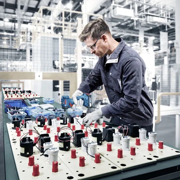 Шуруповерт Аккумуляторный дрель-шуруповерт Bosch ISR 18V-30 PHX