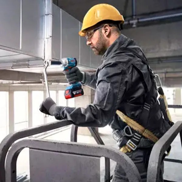 Шуруповерт Аккумуляторный ударный гайковерт Bosch Professional GDS 18V-350