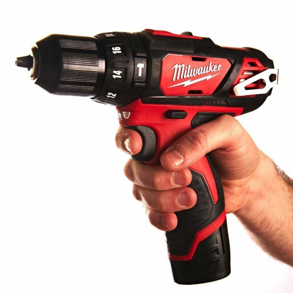 Шуруповерт Аккумуляторный ударная дрель-шуруповерт Milwaukee M12 BPD-0