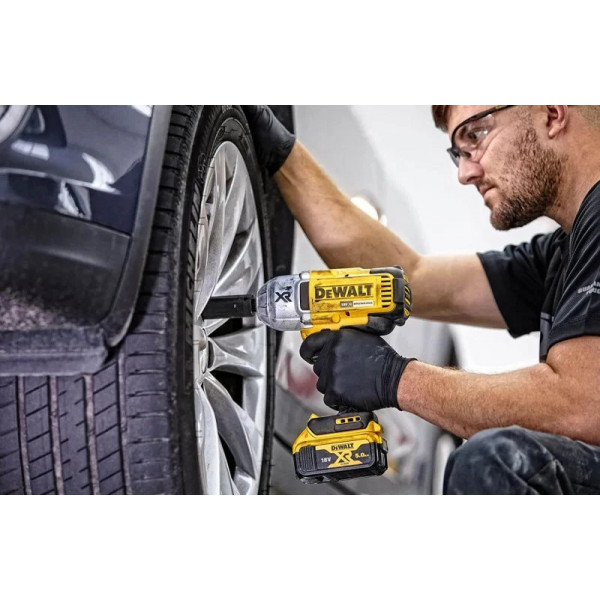 Шуруповерт Аккумуляторный ударный гайковерт DeWALT DCF899N