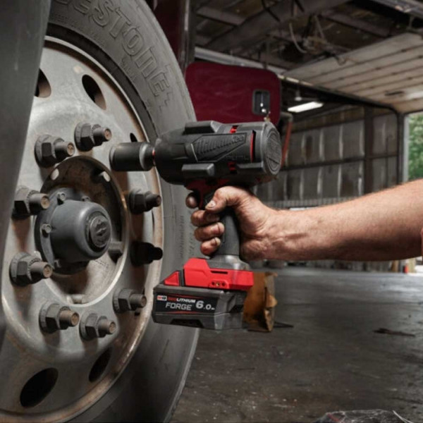 Шуруповерт Акумуляторний ударний гайковерт Milwaukee M18 FHIWF2F12MC-502X