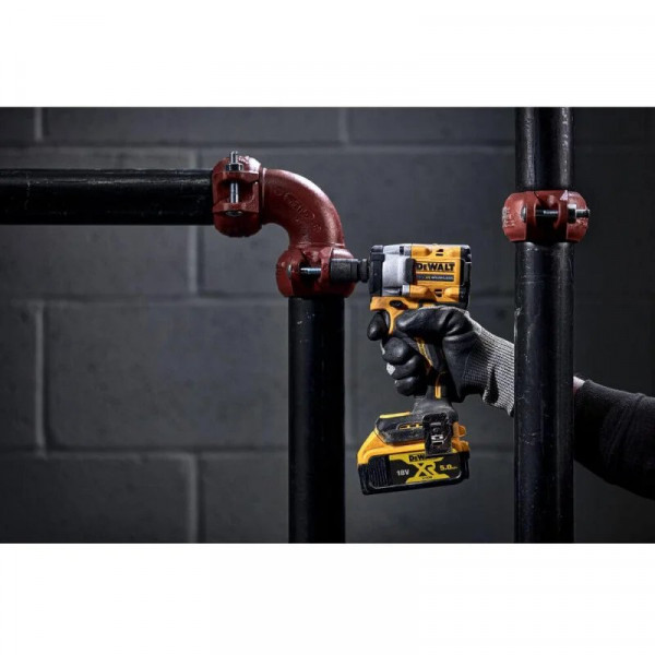 Шуруповерт Аккумуляторный ударный гайковерт DeWALT DCF923N