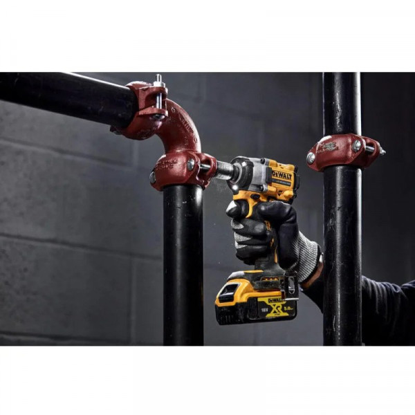Шуруповерт Аккумуляторный ударный гайковерт DeWALT DCF923N