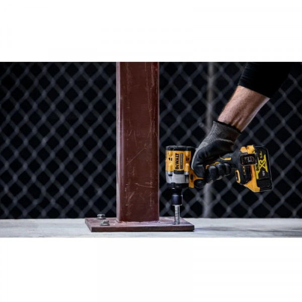 Шуруповерт Аккумуляторный ударный гайковерт DeWALT DCF921NT