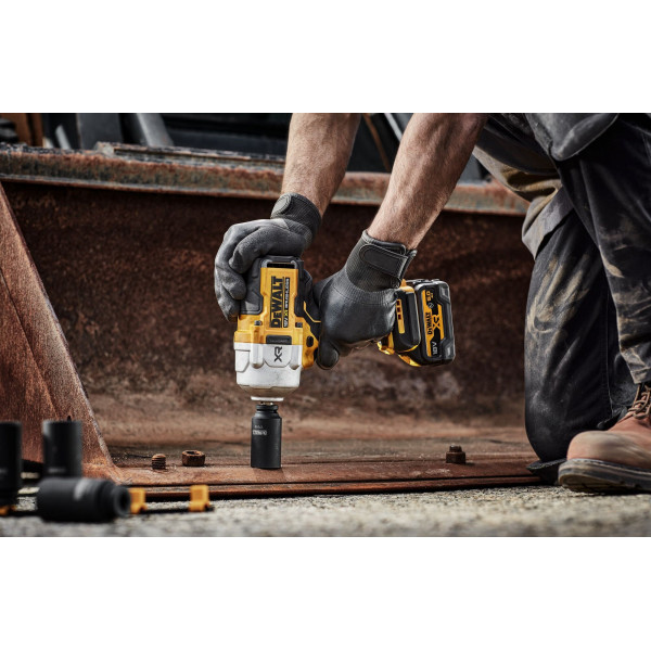 Шуруповерт Акумуляторний ударний гайковерт DeWALT DCF961N