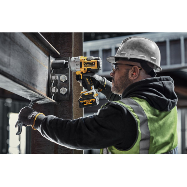 Шуруповерт Акумуляторний ударний гайковерт DeWALT DCF961N