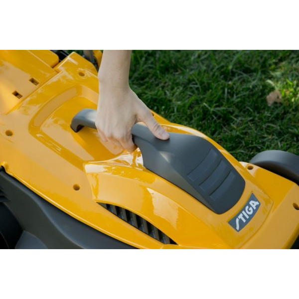 Газонокосарка Stiga Collector 34 E