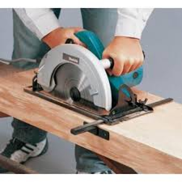 Дисковая пила Makita N5900B