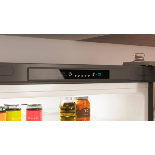 Холодильник Indesit INFC8TI22X