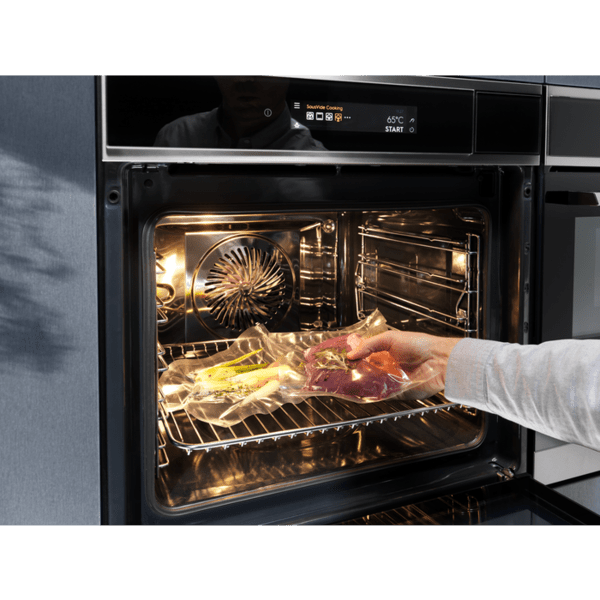 Духова шафа Electrolux OKA9S31WX