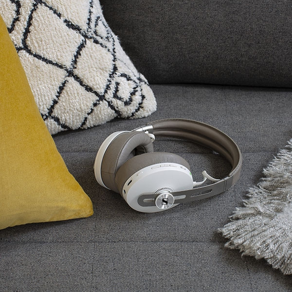 Навушники Sennheiser Momentum M3 AEBTXL Over-Ear Wireless ANC Mic Sandy White (508235)